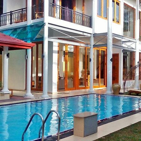White Palace Hotel Gampaha Exterior photo
