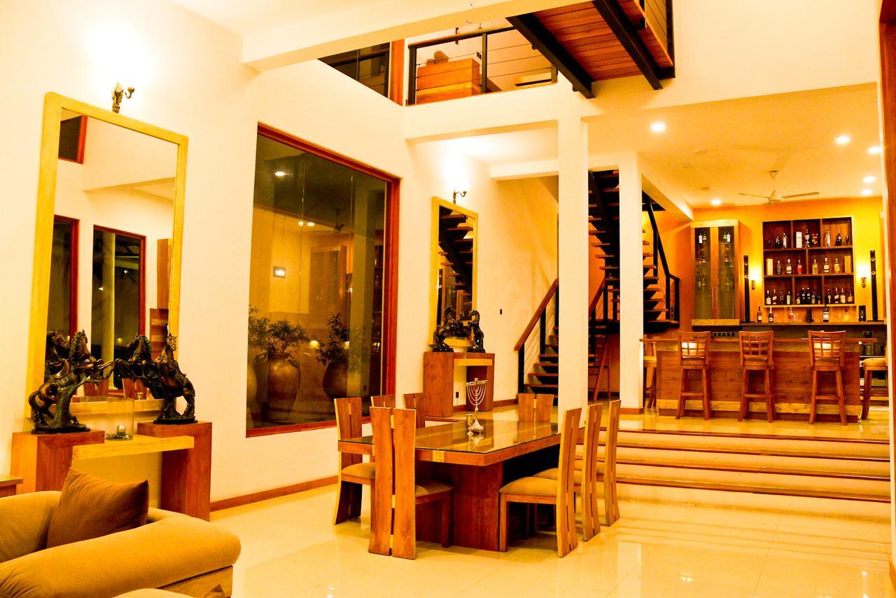 White Palace Hotel Gampaha Exterior photo